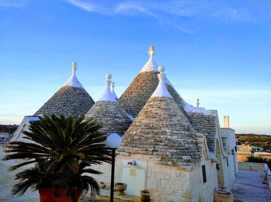 Trullo Le Tre Sorelle Guest House Cisternino Luaran gambar