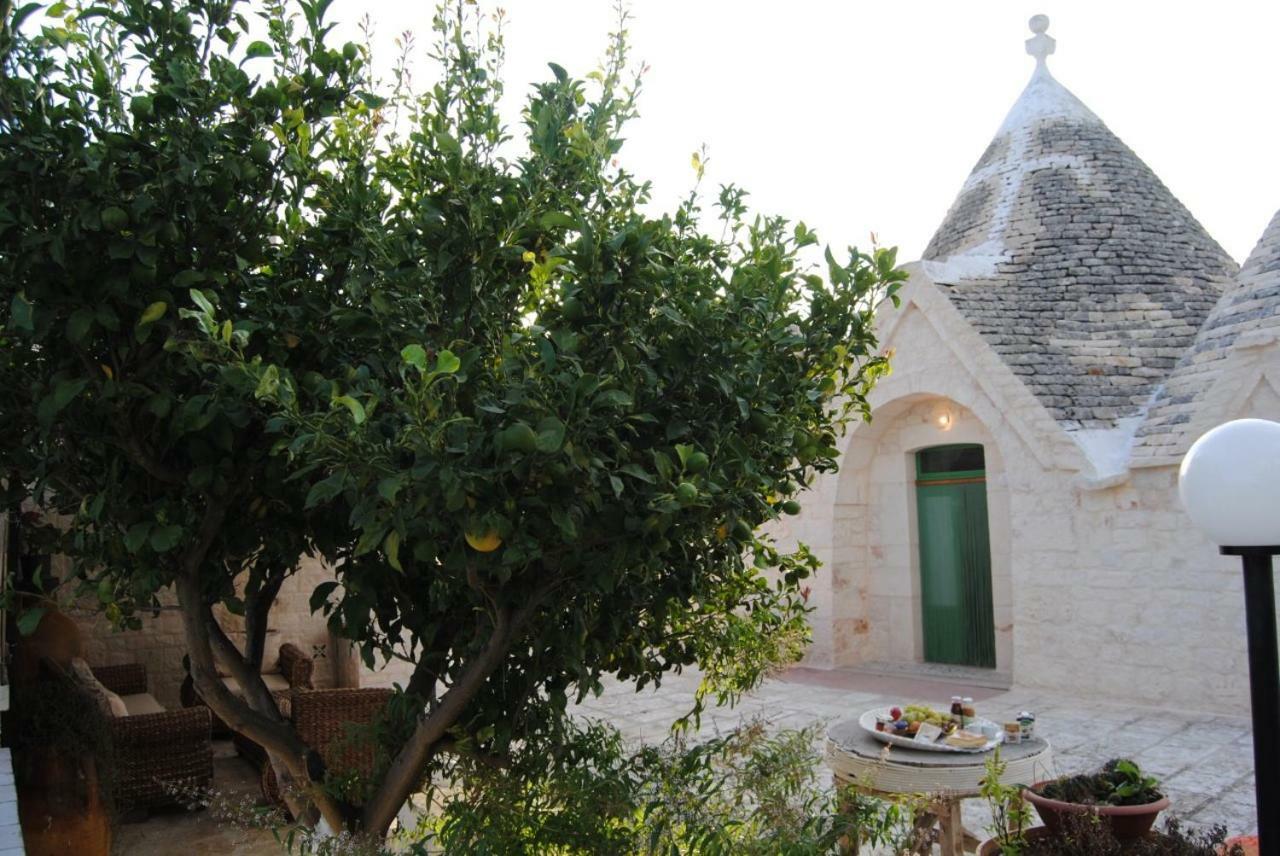 Trullo Le Tre Sorelle Guest House Cisternino Luaran gambar