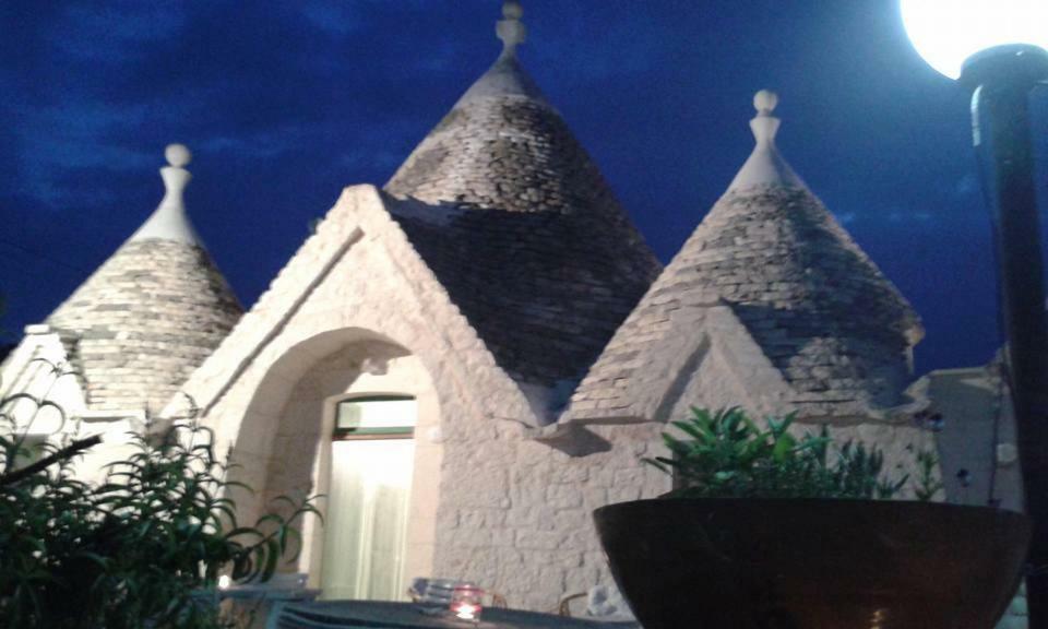 Trullo Le Tre Sorelle Guest House Cisternino Luaran gambar