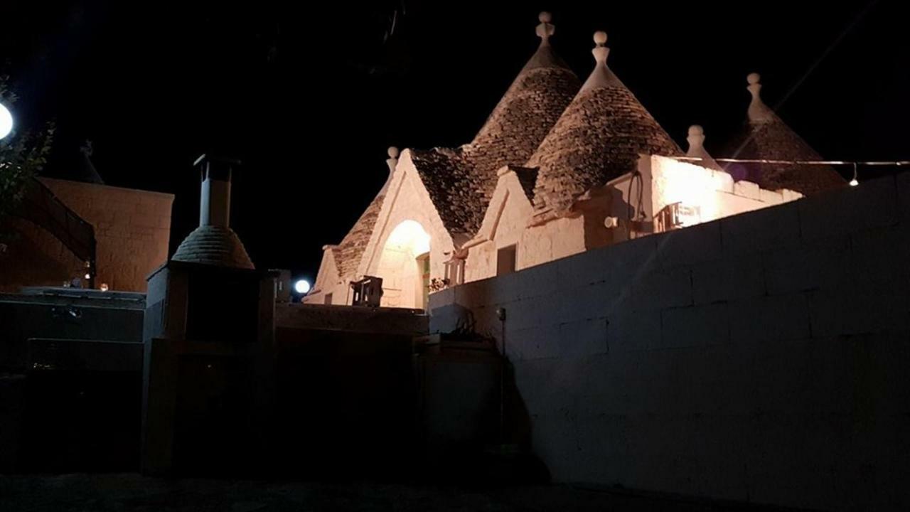 Trullo Le Tre Sorelle Guest House Cisternino Luaran gambar