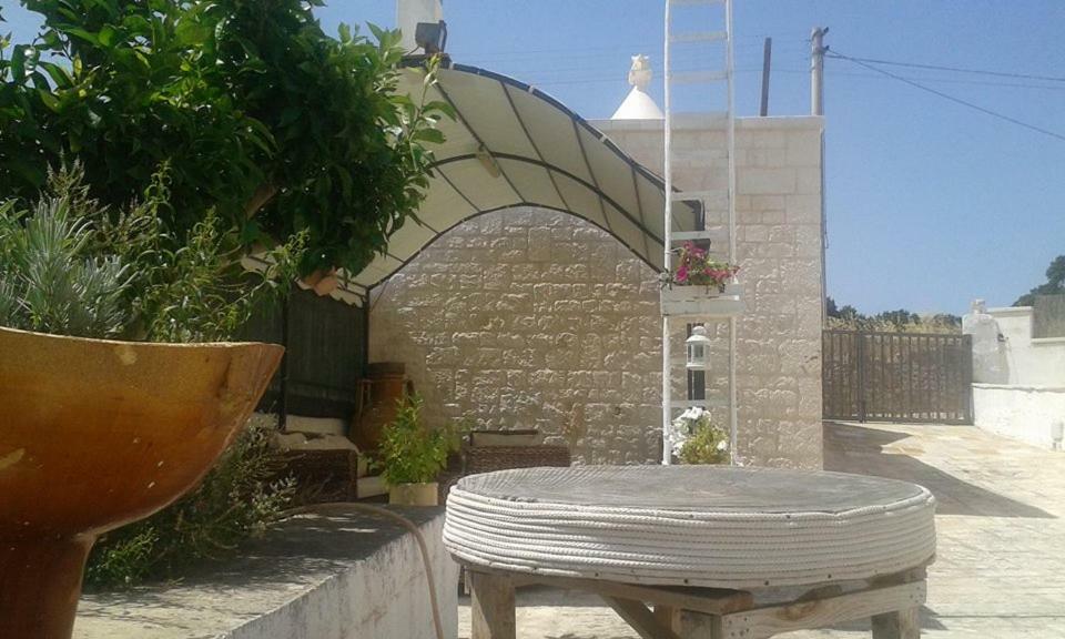 Trullo Le Tre Sorelle Guest House Cisternino Luaran gambar