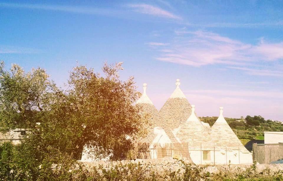 Trullo Le Tre Sorelle Guest House Cisternino Luaran gambar